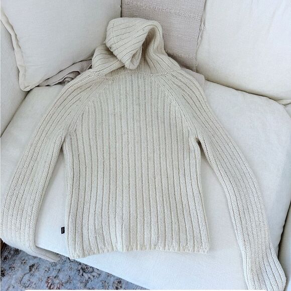 Y2K Vintage Abercrombie & Fitch Beige V-Neck Sweater - Picture 4 of 4